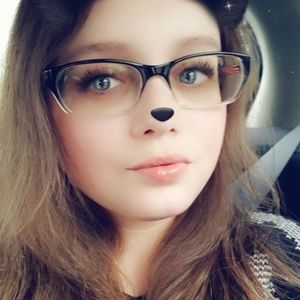 Meet your Posher, Leanne